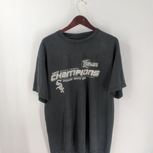 Vintage Chicago White Sox Mens Black MLB 2005 World Series Champions T-Shirt